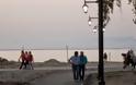 Πάτρα: Το πάρκο της Ακτής Δυμαίων φωταγωγήθηκε και γέμισε φωτογράφους - Φωτογραφία 2