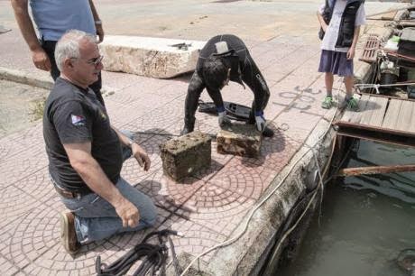 O Ιστιοπλοϊκός Όμιλος Πατρών καθάρισε το βυθό της Μαρίνας από...μισό τόνο μπαταριών!!! - Φωτογραφία 2