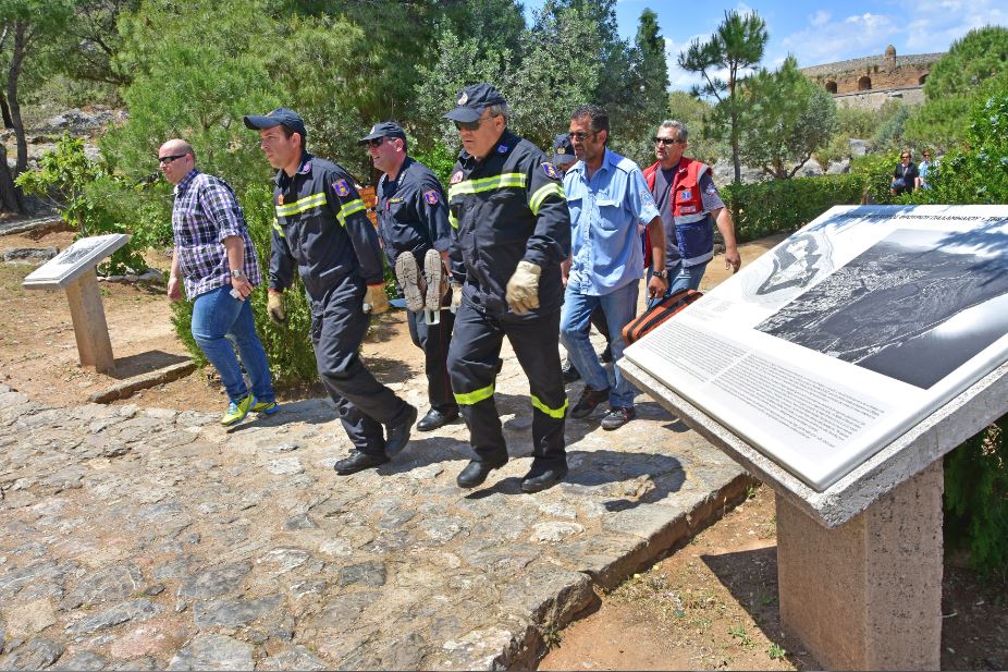 Τουρίστας έπεσε από το Παλαμήδι [photos] - Φωτογραφία 2