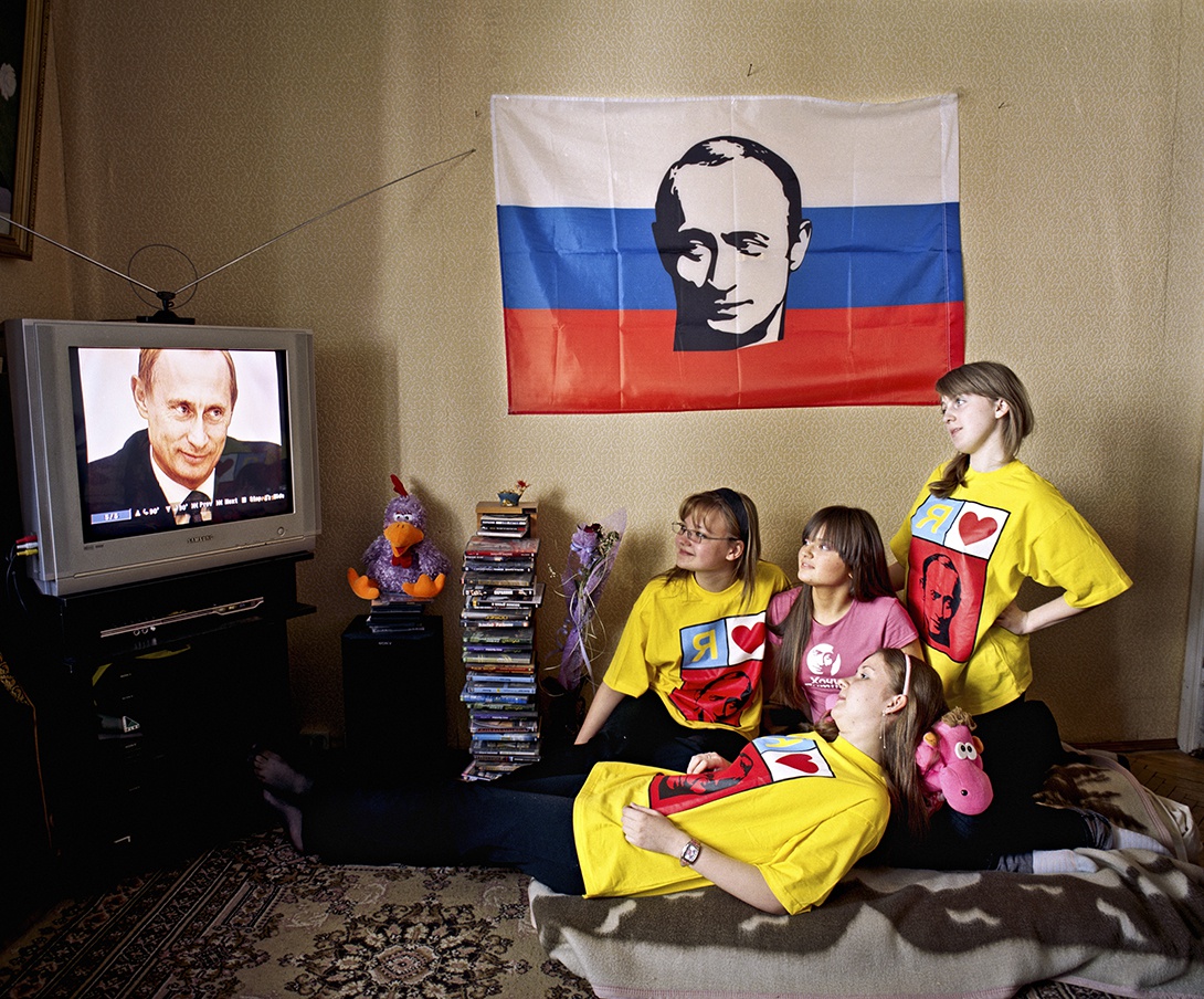 Αυτά είναι! Οι φανατικοί ΟΠΑΔΟΙ του Πούτιν, που τον λατρεύουν σαν Θεό [photos] - Φωτογραφία 4