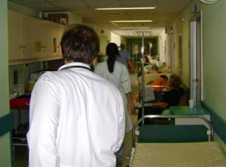 Καμπανάκι Γερμανών βουλευτών για τα ελληνικά νοσοκομεία - Φωτογραφία 1