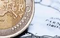 Τριγμοί στο ευρώ από τις κόντρες για το χρέος