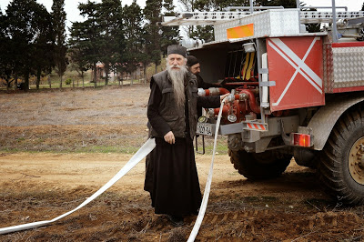 6530 - Χιλιανδαρινοί μοναχοί σε ασκήσεις πυρόσβεσης - Φωτογραφία 5