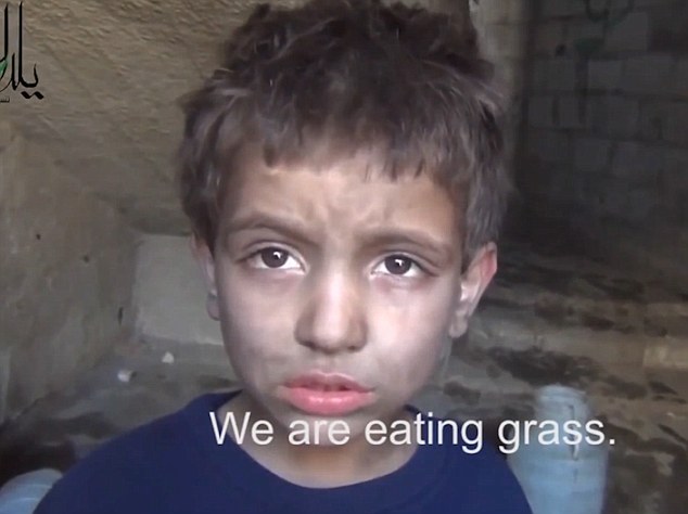ΣΥΓΚΟΝΙΖΕΙ 5χρονος από Συρία: Πεινάω. Θέλω ψωμί. Τρώω γρασίδι για να επιβιώσω [video] - Φωτογραφία 3