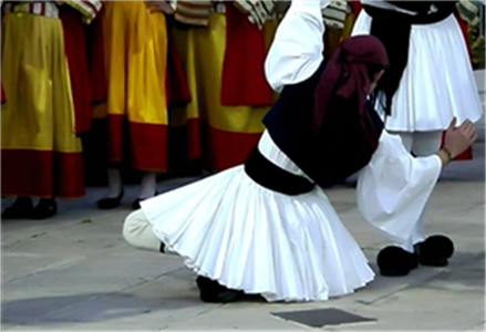 Πάτρα: Παραδοσιακοί χοροί και τραγούδια απόψε στο Θεατράκι της Μαρίνας - Φωτογραφία 1