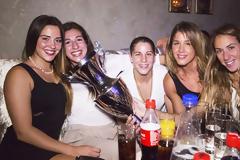 ΤΟ... ΓΛΕΝΤΗΣΑΝ ΟΠΩΣ ΤΟΥΣ ΑΞΙΖΕ ΟΙ ΕΡΥΘΡΟΛΕΥΚΕΣ! (PHOTOS)