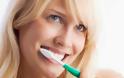 5 beauty τρόποι να χρησιμοποιήσεις μια παλιά οδοντόβουρτσα!