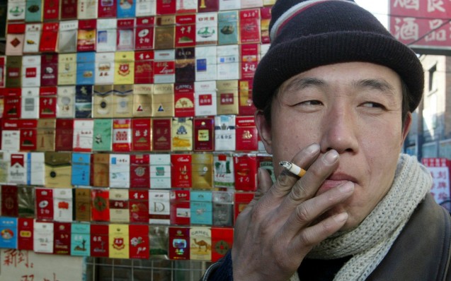 Κίνα:1.600$πρόστιμο στις επιχειρήσεις για το κάπνισμα - Φωτογραφία 1