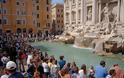 Πόσα χρήματα ρίχνουν το χρόνο στην Fontana di Trevi; [video]