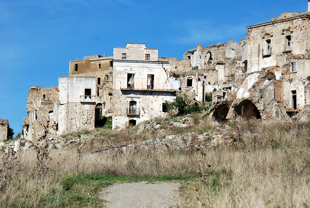 Μια ελληνική «πόλη-φάντασμα» στην Ιταλία! [photos] - Φωτογραφία 4