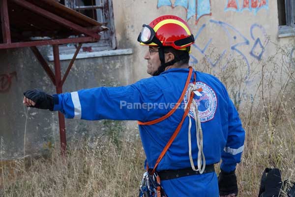 Έφεδροι καταδρομείς και πυροσβέστες σε κοινή άσκηση στην Πρέβεζα - Φωτογραφία 9