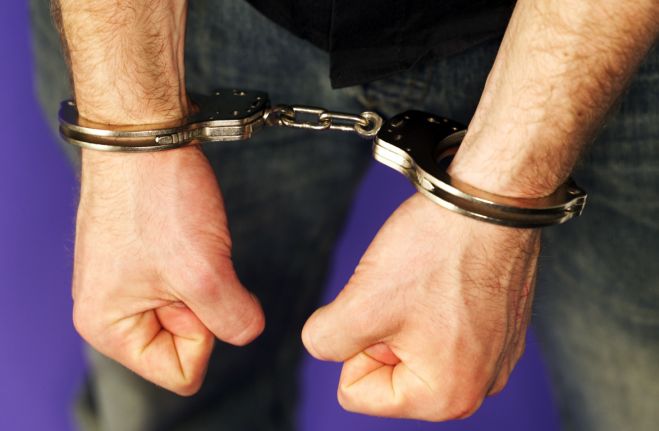 Πάτρα: Χειροπέδες σε 35χρονο που είχε καταδικαστεί για υποθέσεις ναρκωτικών και κλοπών - Φωτογραφία 1