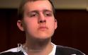 ΦΡΙΚΙΑΣΤΙΚΟ: 18χρονος γελάει την στιγμή που διηγείται πως δολοφόνησε τη μητέρα του με βαριοπούλα! [video]