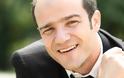 ΒΟΜΒΑ στην Ελληνική showbiz: Πασίγνωστος ηθοποιός παντρεύεται τον 21χρονο σύντροφό του στη Νέα Υόρκη [photo] - Φωτογραφία 2