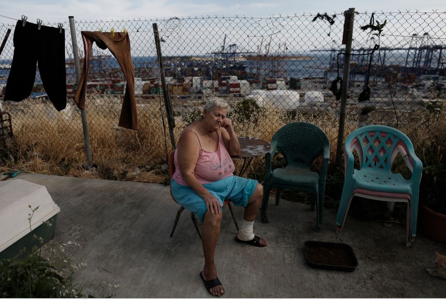 Συνταξιούχοι ζουν σε τρώγλες - Συγκλονίζουν οι εικόνες [photos] - Φωτογραφία 3