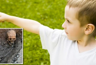 ΣΥΓΚΛΟΝΙΖΕΙ: 3χρονος θυμάται ότι στην προηγούμενη ζωή του δολοφονήθηκε και δείχνει πού είναι το πτώμα του! [video] - Φωτογραφία 1