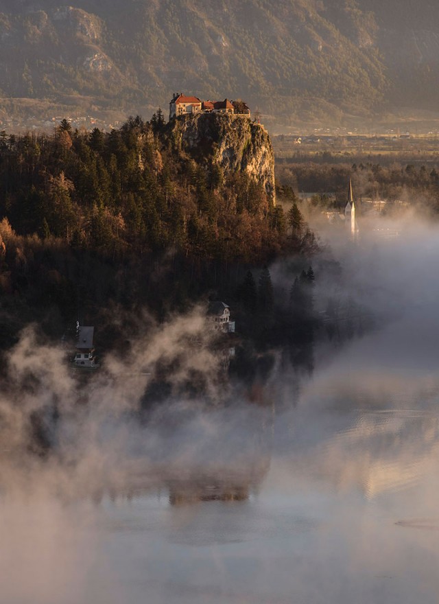 ΜΑΓΙΚΟ: Αυτό το νησί στην Σλοβενία δημιουργεί την αίσθηση ότι επιπλέει πάνω από τα σύννεφα. [photos] - Φωτογραφία 7
