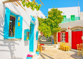 Ποιο ελληνικό νησί περιλαμβάνεται στα 14 πιο πολύχρωμα μέρη της Ευρώπης; - Φωτογραφία 1