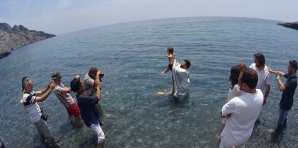 Κρήτη: Η πιο συγκλονιστική βάφτιση που έγινε ποτέ - Δείτε γιατί... [photos] - Φωτογραφία 2