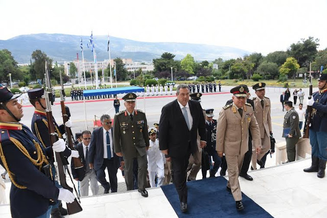 Συνάντηση ΥΕΘΑ Πάνου Καμμένου με τον Αιγύπτιο ομόλογό του Sedki Sobhi Sayed στο ΥΠΕΘΑ - Φωτογραφία 11