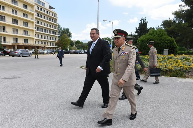 Συνάντηση ΥΕΘΑ Πάνου Καμμένου με τον Αιγύπτιο ομόλογό του Sedki Sobhi Sayed στο ΥΠΕΘΑ - Φωτογραφία 5