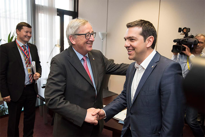 Ολοκληρώθηκε η συνάντηση Γιούνκερ - Τσίπρα στις Βρυξέλλες: Σκληρές διαπραγματεύσεις αλλά σε φιλικό περιβάλλον [photos] - Φωτογραφία 2