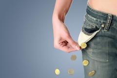 Οι 6 καθημερινές συνήθειες που μας αδειάζουν την τσέπη...