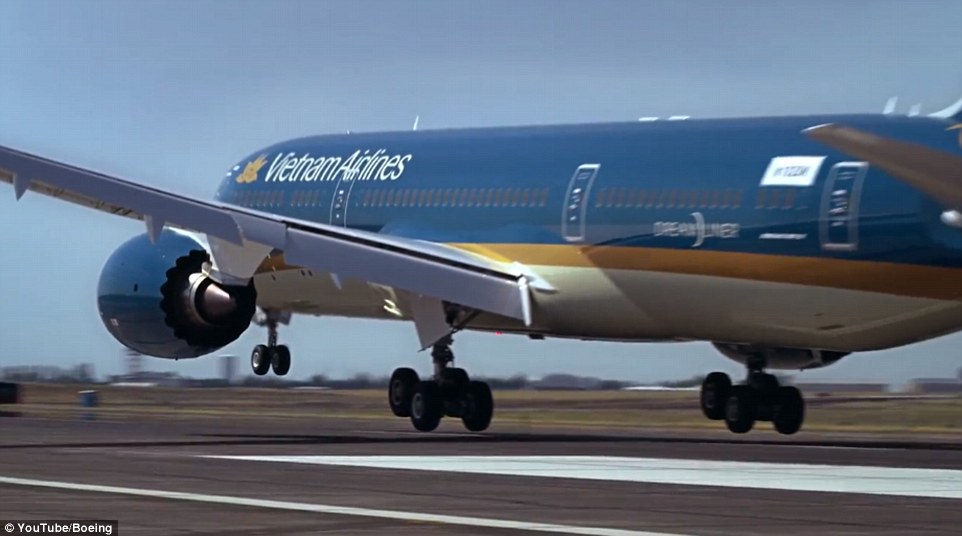 Η ακροβατική απογείωση Boeing που εντυπωσίασε (εικόνες & βίντεο) - Φωτογραφία 6