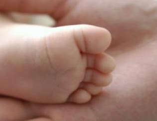 Νεαρή Βουλγάρα γέννησε μέσα σε άθλιες συνθήκες στο σπίτι της στην Ηλεία - Φωτογραφία 1