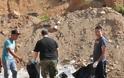 Χιώτες αστυνομικοί καθαρίζουν εθελοντικά τον καταυλισμό προσφύγων του Μερσινιδίου [video]