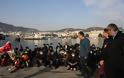 Στον Πειραιά 2.000 μετανάστες από Μυτιλήνη