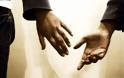 Τι προβλέπει το νομοσχέδιο για το σύμφωνο συμβίωσης ομόφυλων ζευγαριών