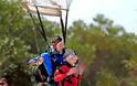 ΘΕΙΚΟ: Γιαγιά 100 ετών κάνει skydiving - Φωτογραφία 2