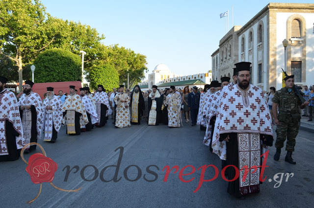 6636 - Η Ρόδος υποδέχθηκε με κάθε μεγαλοπρέπεια την Τίμια Κάρα του Αγίου Νικήτα του Νισυρίου - Φωτογραφία 9