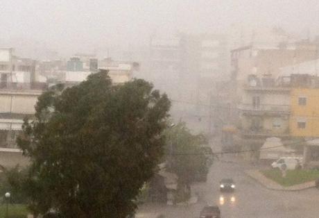 Σφοδρή βροχόπτωση στην Πάτρα - Η πρόγνωση του καιρού για σήμερα και αύριο - Φωτογραφία 1