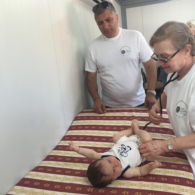 Γ. Πατούλης: Με τους εθελοντές ιατρούς του Ιατρείου Κοινωνικής Αποστολής, κοντά στους πρόσφυγες της Μυτιλήνης - Φωτογραφία 2