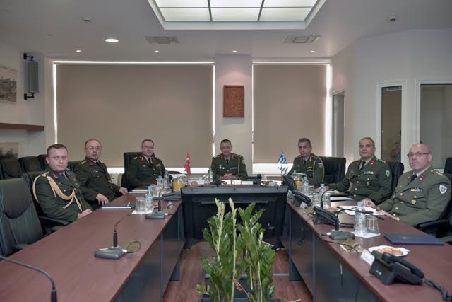 Επίσκεψη Τούρκων Αξιωματικών στο ΓΕΣ - Φωτογραφία 2