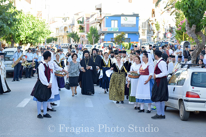 Θρήνος στην Κεφαλλονιά - Σπαρακτικές εικόνες μετά τον πρόωρο χαμό του Μητροπολίτη Γεράσιμου [photos] - Φωτογραφία 5