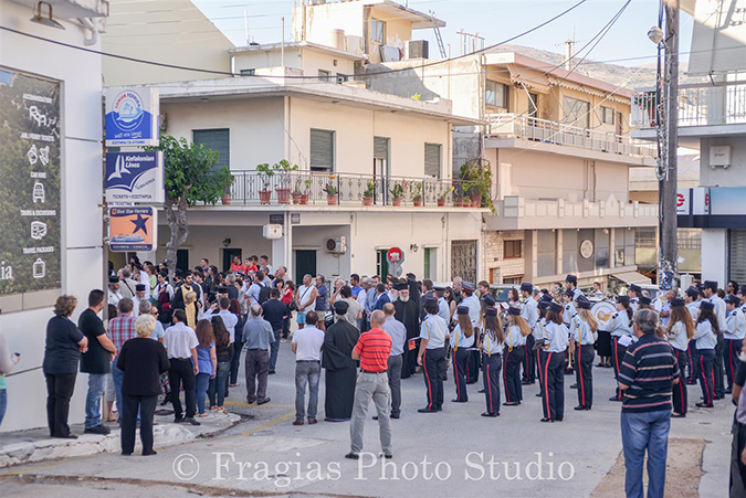 Θρήνος στην Κεφαλλονιά - Σπαρακτικές εικόνες μετά τον πρόωρο χαμό του Μητροπολίτη Γεράσιμου [photos] - Φωτογραφία 7