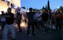 ΚΑΡΕ ΚΑΡΕ η επίθεση αντιεξουσιαστών στους διαδηλωτές του Μένουμε Ευρώπη - Την ανέβασαν στο διαδίκτυο [video] [photo] - Φωτογραφία 6
