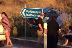 ΑΓΙΟ ΕΙΧΕ: Ι.Χ. έφυγε από τη Νέα Εθνική και... προσγειώθηκε στην Παλαιά [photos]