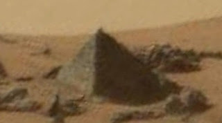 ΛΕΣ; - Η NASA εντόπισε...πυραμίδα στον Άρη! - Φωτογραφία 1