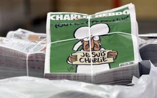 Το πρωτοσέλιδο του Charlie Hebdo που συγκλονίζει: Σώστε την Ευρώπη - Πνίξτε έναν Έλληνα! - Φωτογραφία 1