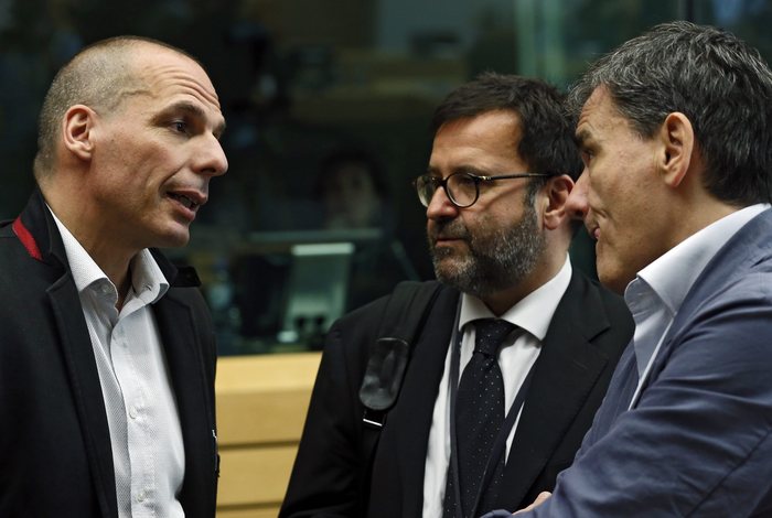 Eurogroup: Πικρά χαμόγελα και βλέμματα με νόημα [photos] - Φωτογραφία 3