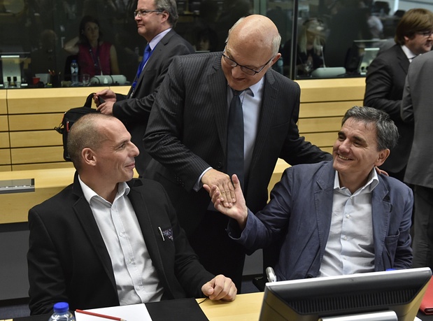 Eurogroup: Πικρά χαμόγελα και βλέμματα με νόημα [photos] - Φωτογραφία 4