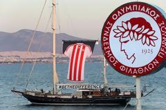 ΥΠΟΔΟΧΗ ΤΗΣ ΦΑΝΕΛΑΣ ΣΤΗΝ ΠΛΑΤΕΙΑ ΑΛΕΞΑΝΔΡΑΣ! (PHOTOS)