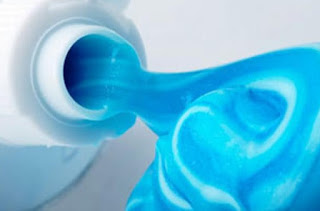 Τι σημαίνει για την υγεία μας το χρωματιστό σύμβολο στη συσκευασία κάθε οδοντόκρεμας; - Φωτογραφία 1