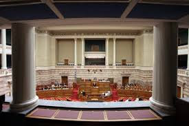 Αν είναι δυνατόν - Δείτε τι γίνεται αυτή τη στιγμή στη Βουλή με Υπουργούς και βουλευτές του ΣΥΡΙΖΑ... [photos] - Φωτογραφία 1