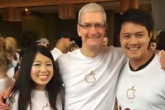 Ο Tim Cook οδήγησε ένα κομβόι 8.000 εργαζομένων της Apple στην παρέλαση ομοφυλοφίλων στο Σαν Φρανσίσκο