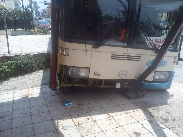 Λεωφορείο του αστικού ΚΤΕΛ,έπεσε σε φούρνο... [photos] - Φωτογραφία 7